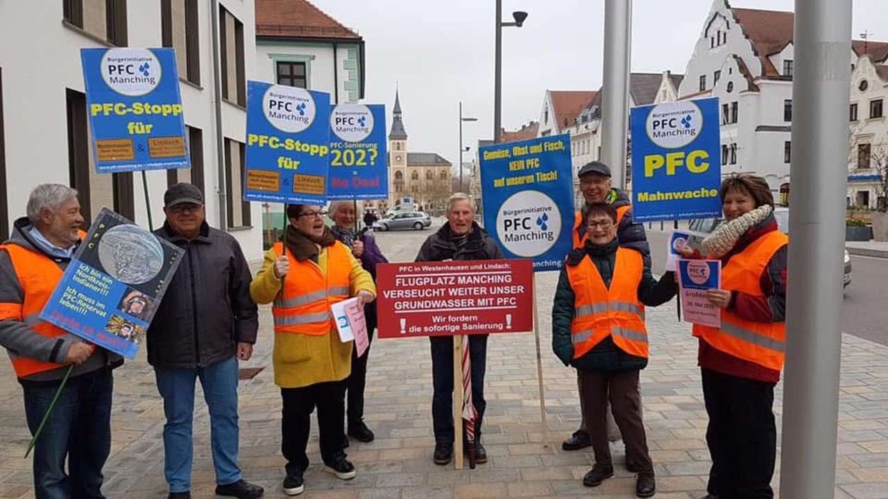 Gruppe No PFAS Manching beim Protest
